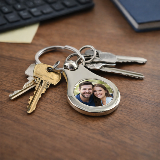 Personalised Photo Keyring – Custom Metal Photo Keychain Gift